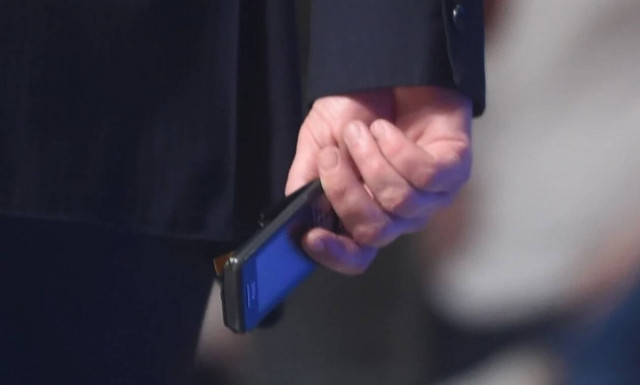 Σερβία: Δονητής, κινητά και μπουκάλια – «Έβρεξε» αντικείμενα στο Παρτιζάν – Ερυθρός Αστέρας