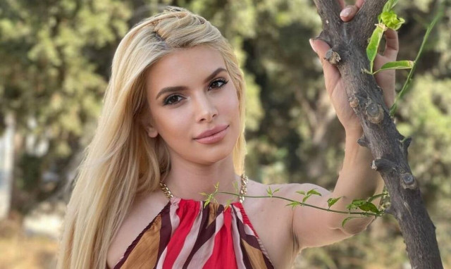 Χριστιάνα Καρνέζη: «Ο πατριός μου απειλούσε ότι θα μας σκοτώσει - Έβλεπα τη μητέρα μου με μώλωπες»