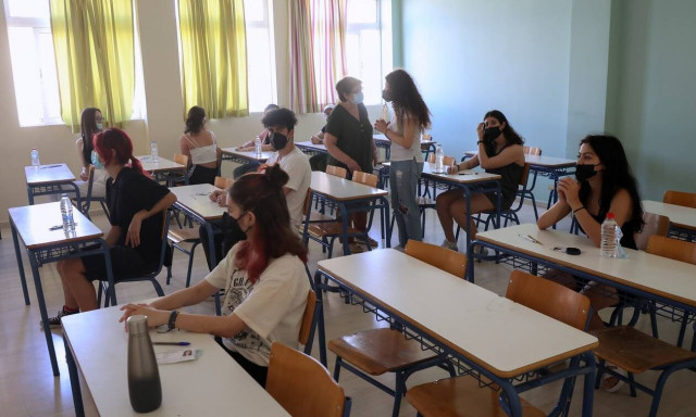 Πανελλήνιες 2022 - Νεοελληνική Γλώσσα - Έκθεση: Δείτε τις απαντήσεις στο βίντεο του Newsbomb.gr