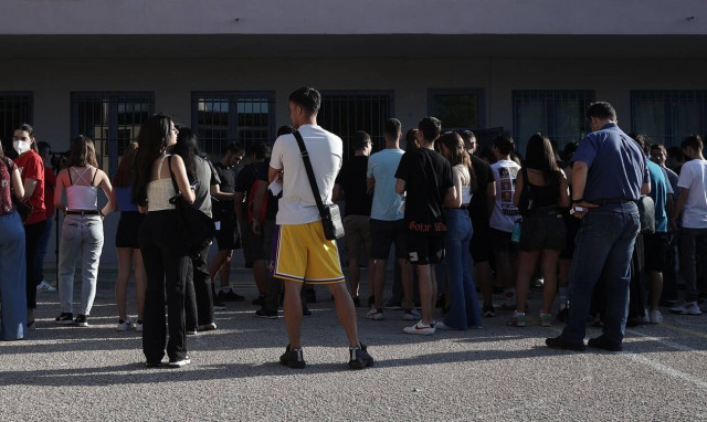 Πανελλήνιες - Πανελλαδικές 2022: Νεοελληνική Γλώσσα - Έκθεση - Τι ώρα ξεκινούν οι εξετάσεις