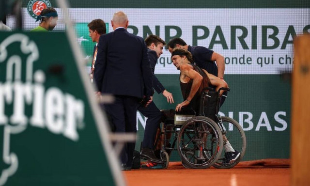 Roland Garros: Οριστική διακοπή στο Ναδάλ – Ζβέρεφ! Αποχώρησε σφαδάζοντας ο Γερμανός (video)