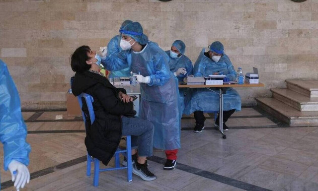 Greece: 3,313 coronavirus infections on Saturday, 15 deaths; 120 on ventilators