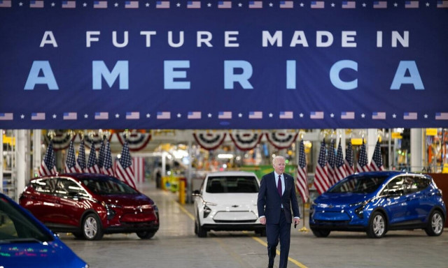 ΗΠΑ: Φραστικός «πόλεμος» Έλον Μασκ με τον Τζο Μπάιντεν για την κατάσταση της οικονομίας