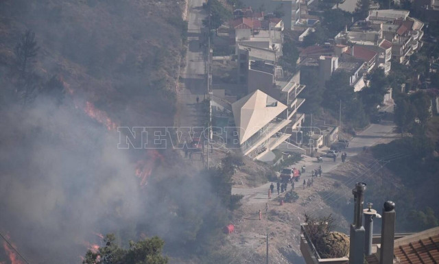 Φωτιά Βούλα: Σοβαρή καταγγελία για εμπρησμό - «Είδαμε άνθρωπο με μηχανάκι να πετάει μηχανισμό»
