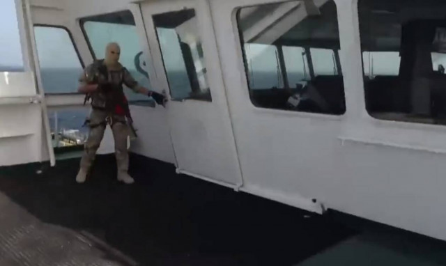 Ιράν: Νέο βίντεο από το ρεσάλτο στα ελληνικά τάνκερ – Χαμενεΐ: Κατασχέσαμε το πετρέλαιο