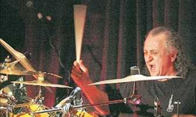 Πέθανε ο σπουδαίος ντράμερ Νίκος Καπηλίδης