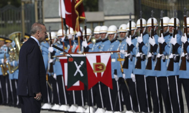 «H Αθήνα θα βρεθεί σε μπελάδες» - Δηλώσεις του θεωρητικού της «Γαλάζιας Πατρίδας» για εισβολή