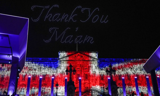 Bασίλισσα Ελισάβετ: Η συναυλία που μάγεψε το Λονδίνο - Συγκινητικές ομιλίες και «παρέλαση» αστέρων