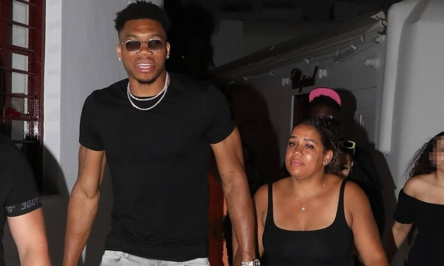 Γιάννης Αντετοκούνμπο - Μαράια: Χέρι-χέρι στα σοκάκια της Μυκόνου