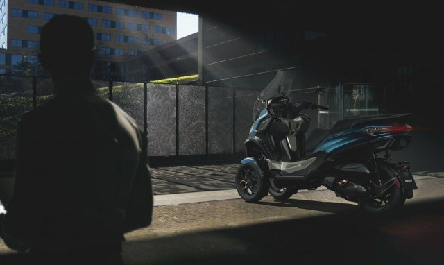 Το νέο Piaggio MP3