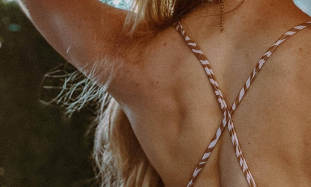 Πρώην παίκτρια του Survivor «κολάζει» το Instagram με τις πόζες της (photos)