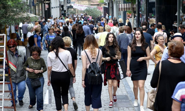 Αγίου Πνεύματος 2022: Για ποιους είναι αργία - Πώς θα λειτουργήσουν τα καταστήματα