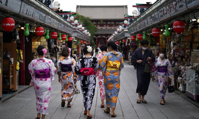 Ιαπωνία: Η χώρα «ανοίγει» για τους τουρίστες, με μάσκες, ασφάλιση υγείας και συνοδεία ξεναγών