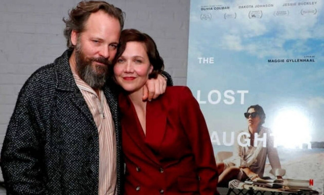 Η Μάγκι Τζίλενχαλ και ο Πίτερ Σάρσγκαρντ στην Ελλάδα για την πρεμιέρα της «Χαμένης Κόρης»