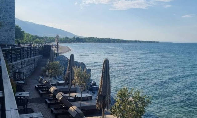 Οι δώδεκα κρυμμένοι άσοι στο μανίκι της Πιερίας που φέρνουν ταξιδιώτες