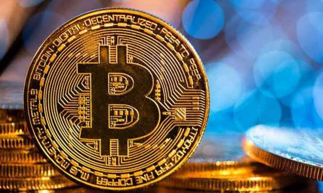 Στα 30.000 δολάρια κινείται το Bitcoin