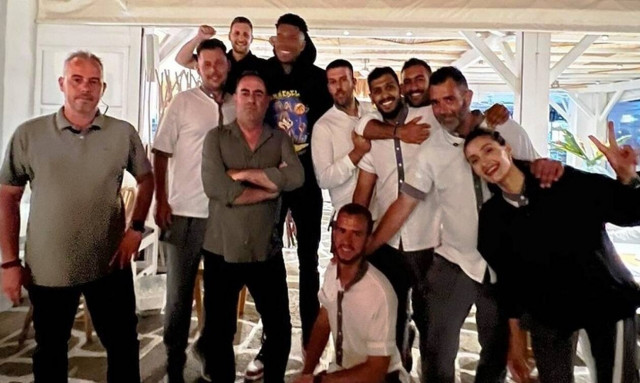 Γιάννης Αντετοκούνμπο: Στην Πάρο συνεχίζει τις διακοπές του ο Greek Freak