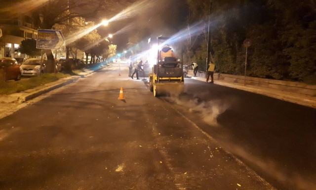 Εργασίες ασφαλτόστρωσης στη Λ. Ποσειδώνος με στόχο την ενίσχυση της οδικής ασφάλειας