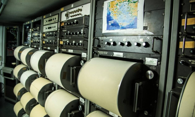 Σεισμός στη Μεταμόρφωση - Αισθητός στην Αθήνα (pics)