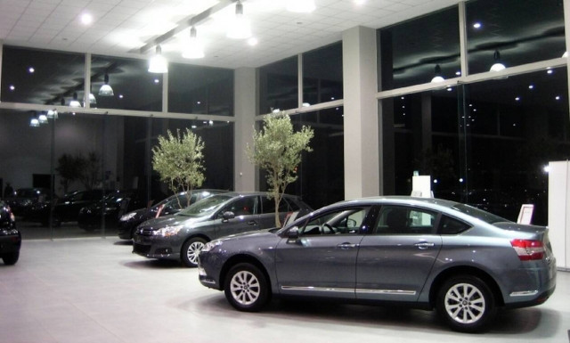 Τέλος στα αυτοκίνητα με βενζίνη ή ντίζελ από το 2035