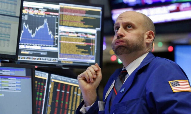 Απότομη πτώση στη Wall Street: Μεγάλες απώλειες στους βασικούς δείκτες