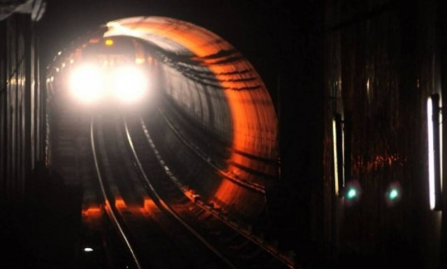 Νέο επικίνδυνο παιχνίδι ανηλίκων στο Μετρό: Τρυπώνουν στην καμπίνα του οδηγού και ανεβάζουν βίντεο