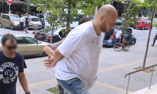 Θεσσαλονίκη: Προφυλακιστέος ο 32χρονος «πιστολέρο» που κατείχε μεγάλες ποσότητες ναρκωτικών