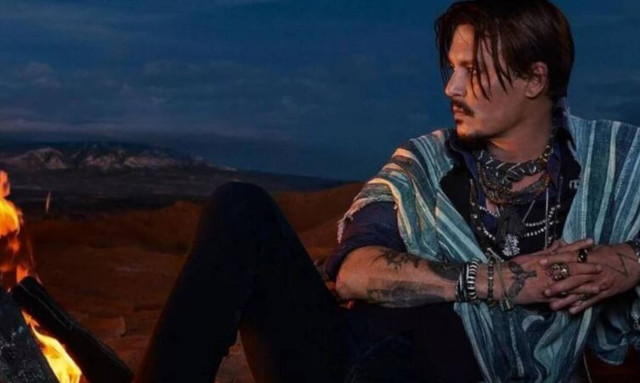 Τζόνι Ντεπ: Μετά την αθώωση και τη δημοφιλία του γνωστό άρωμα προβάλει ξανά διαφήμιση με τον ηθοποιό