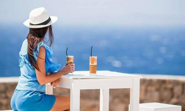 Καλοκαιρινή άδεια: Πότε πιστώνεται και πώς υπολογίζεται το επίδομα