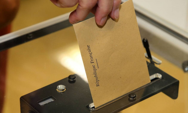 Βουλευτικές εκλογές στη Γαλλία: Έκκληση για συμμετοχή στον Β γύρο από Μπορν και Μελανσόν