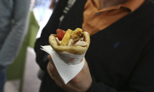 Το πιο ακριβό σουβλάκι στον κόσμο κοστίζει 17 ευρώ και το φτιάχνει Έλληνας του εξωτερικού