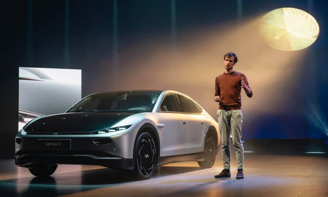 Πόσο κοστίζει το πρώτο ηλιακό αυτοκίνητο;