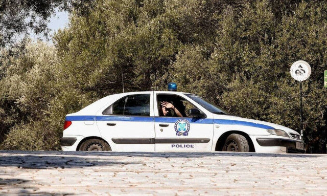 Καλλιθέα: «Είμαι αθώα, αιμορραγούσε όταν ήρθε σπίτι», λέει τώρα η σύντροφος του 62χρονου