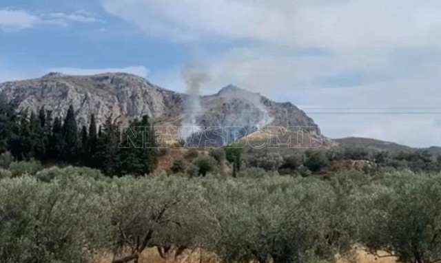 Φωτιά στην Κόρινθο - Κινητοποίηση της πυροσβεστικής - Επιχειρεί ένα ελικόπτερο