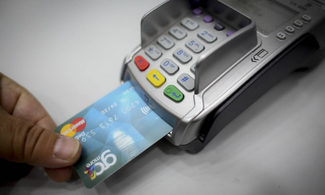 Οι Έλληνες άλλαξαν συνήθειες: Συναλλαγές ακόμη και κάτω των δύο ευρώ με πλαστικό και ψηφιακό χρήμα