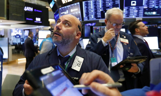 Συνεχίζονται οι πιέσεις στη Wall Street - «Ανάσα» μόνο για Nasdaq