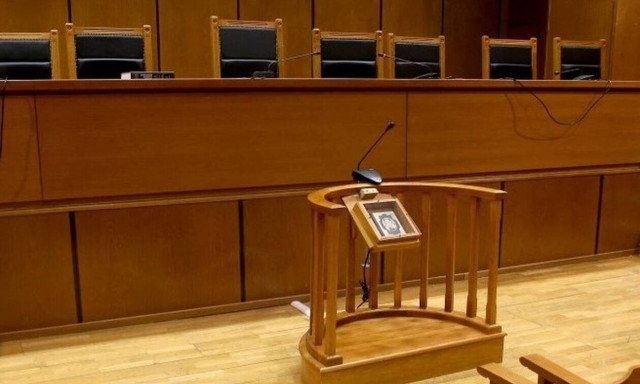 Θεσσαλονίκη: Κάθειρξη 16 ετών σε 48χρονο που βίαζε την ανήλικη θετή του κόρη