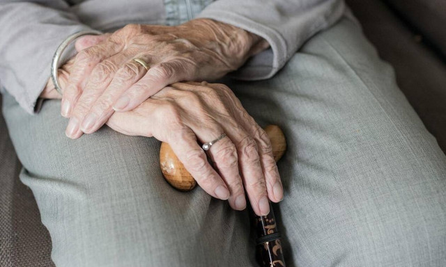 Θεσσαλονίκη: 90χρονος έκανε μήνυση στην 89χρονη γυναίκα του - «Με δέρνει σπίτι εδώ και 10 χρόνια»