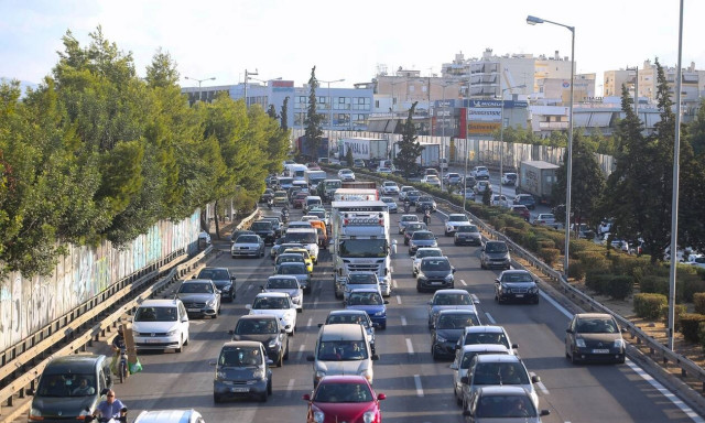 Στο «κόκκινο» η κίνηση το πρωί της Τρίτης - Πού παρατηρούνται προβλήματα