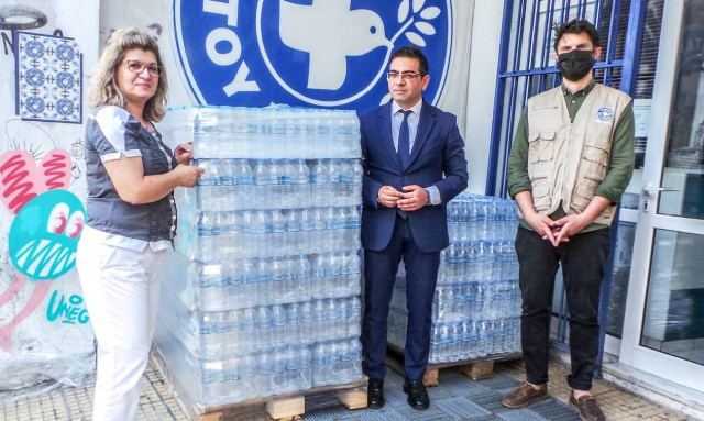 Δωρεάν νερά στους άστεγους για το καλοκαίρι με πρωτοβουλία του Μεγάρου Μαξίμου