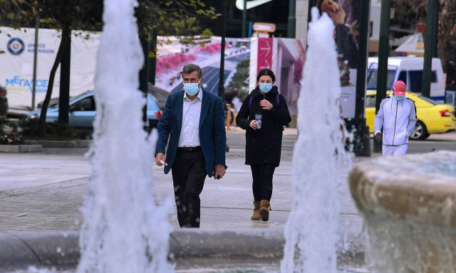 ΕΟΔΥ: 9.288 νέα κρούσματα κορονοϊού, 15 θάνατοι και 103 διασωληνωμένοι