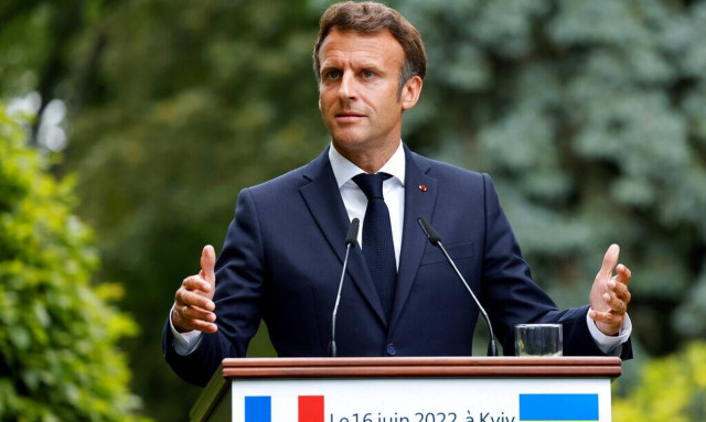 Ο Μακρόν ζήτησε επίσπευση παραγωγής πυροβόλων Ceasar επικαλούμενος «συνθήκες πολέμου»