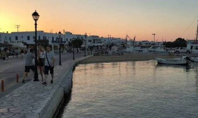 Αντίπαρος: Μια ήρεμη κοσμοπολίτικη δύναμη στην καρδιά του Αιγαίου