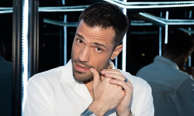 Κωνσταντίνος Αργυρός: «Καίει» τις καρδιές των γυναικών κάνοντας γυμναστική (video)