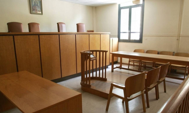 Δικαστικοί υπάλληλοι: Σε αποχή από τα καθήκοντά τους λόγω... έλλειψης καθαριότητας