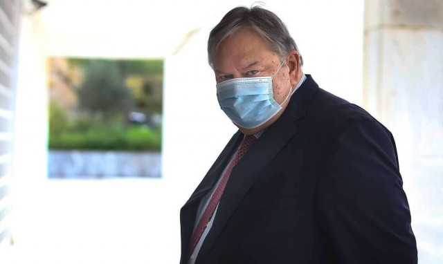 Ευάγγελος Βενιζέλος: Βγήκε από το «Σωτηρία» - Στο σπίτι του αντιμετωπίζει τον κορονοϊό