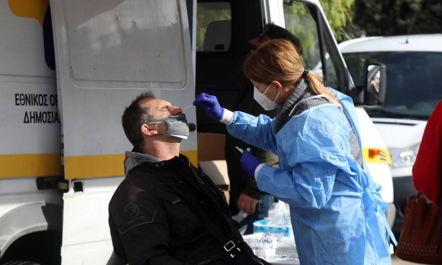 Εξαδάκτυλος στο Newsbomb.gr: Ανησυχούμε για το 6ο κύμα κορονοϊού - Ορόσημο η 15η Σεπτεμβρίου