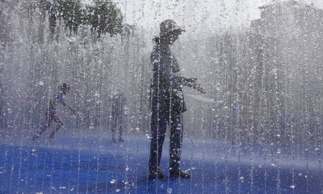 Πρωτοφανής καύσωνας «σαρώνει» την Ευρώπη: Λειψυδρία στην Ιταλία - Σε κόκκινο συναγερμό η Γαλλία