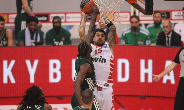 Live Blog, Ολυμπιακός – Παναθηναϊκός: Το σήκωσαν οι «ερυθρόλευκοι» - Η μετάδοση του Newsbomb.gr