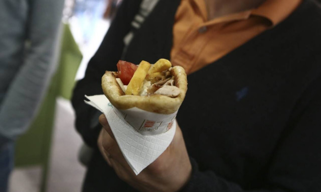 Ακριβό μου... σουβλάκι: Σε ποιες περιοχές φτάνει τα 4 ευρώ, πού το βρίσκουμε ακόμα δύο ευρώ!